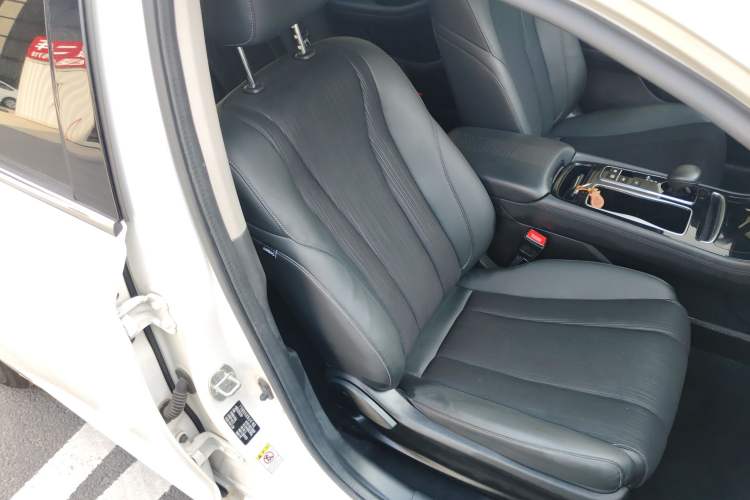 Used GAC Trumpchi GA6 2022 270T Automatic Elite Edition Right Front Seat