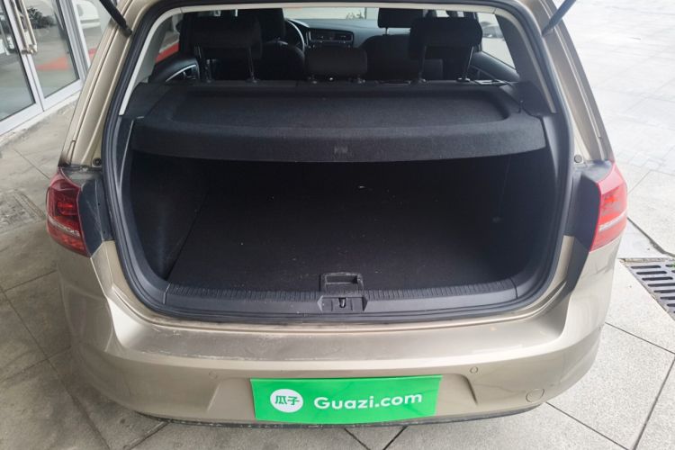 Used Volkswagen Golf 2017 1.6L Automatic Comfort Million-Vehicle Anniversary Edition