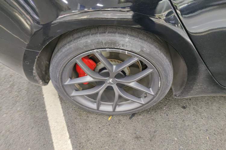 Used Tesla Model 3 2021 Performance High-Performance All-Wheel-Drive Version Right Rear Wheel Hub