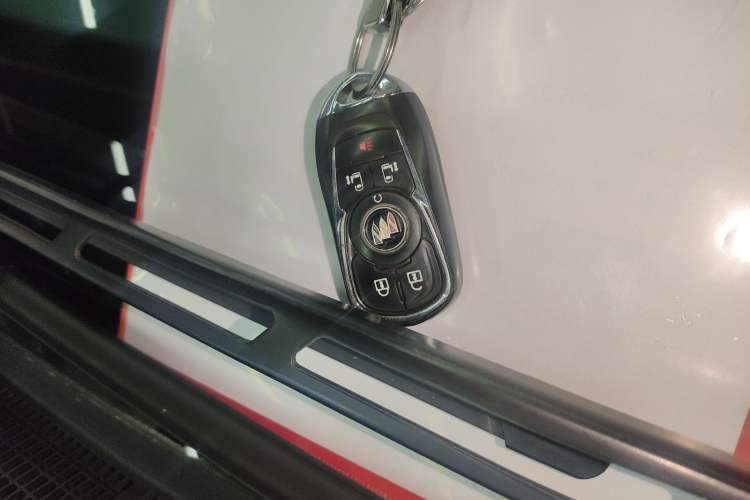 Used Buick GL8 2022 ES Landtrek 653T Luxury Edition