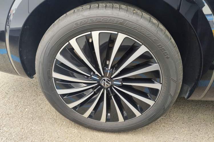 Used Volkswagen Viloran 2024 380TSI Premium Edition
