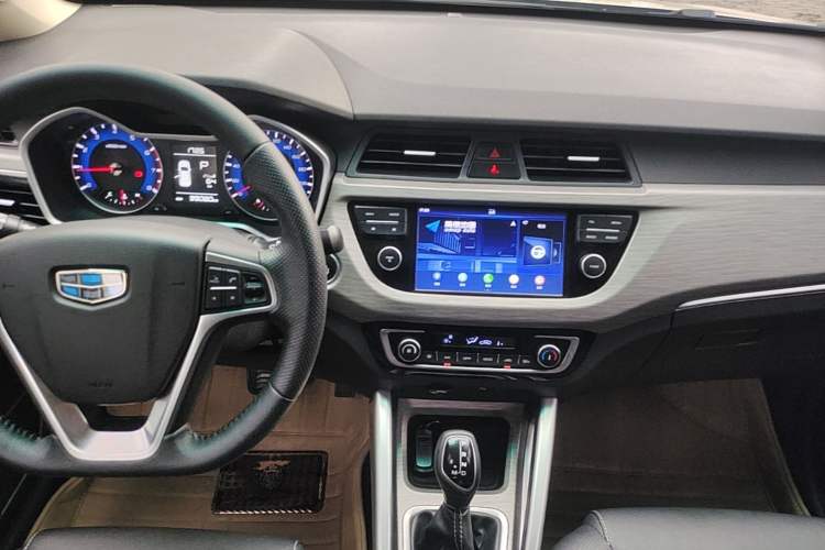 Used Geely Auto Vision X3 2017 1.5L Automatic Luxury Model Audio And AC Panel