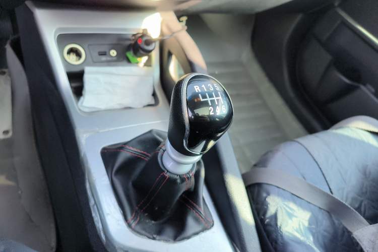 Used JAC Group Refine S3 2016 1.5L Manual Luxury Smart Version Gear Lever