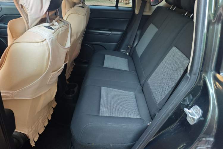 Used Jeep Compass 2010 2.4L four-wheel drive sport version
