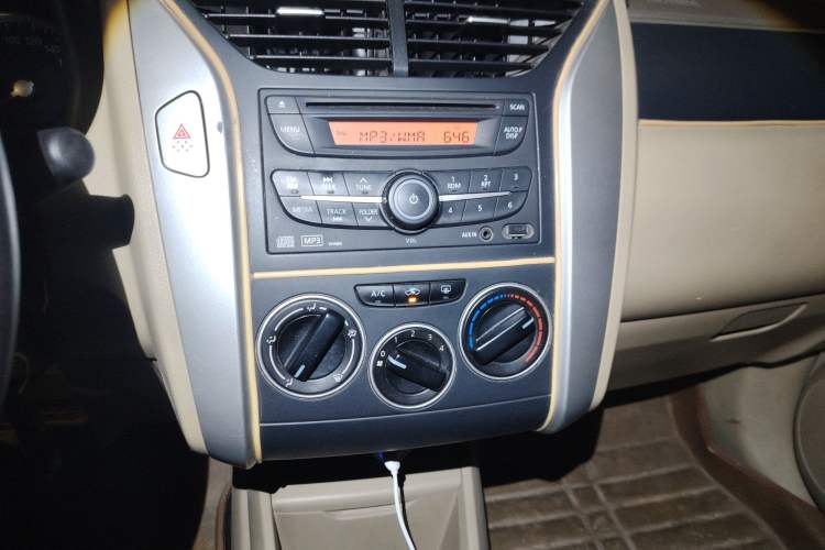 Used Venucia D50 2012 1.6L Manual Luxury Edition
