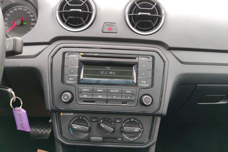 Used Volkswagen Jetta 2017 1.5L Automatic Fashion Model