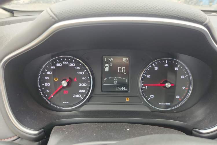 Used MG HS 2019 20T Manual Two-Wheel Drive Luxury Edition China VI Standard
