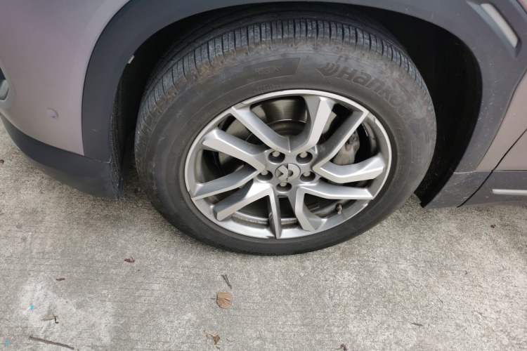 Used Nio EC6 2020 615 km Performance Edition Left Front Wheel Hub