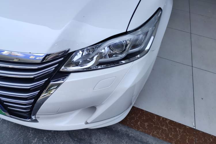 Used Toyota Crown 2015 2.0T Fashion Edition

