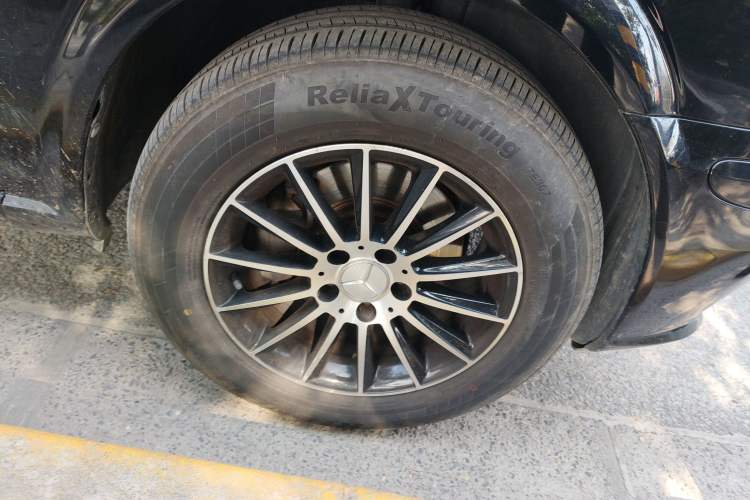 Used Mercedes-Benz Vito 2013 2.1T Elite Edition Right Front Wheel Hub