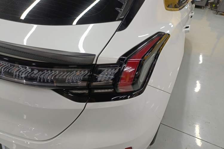 Used Zeekr 001 2022 Ultra-Long Range Single-Motor WE Version Right Rear Taillight