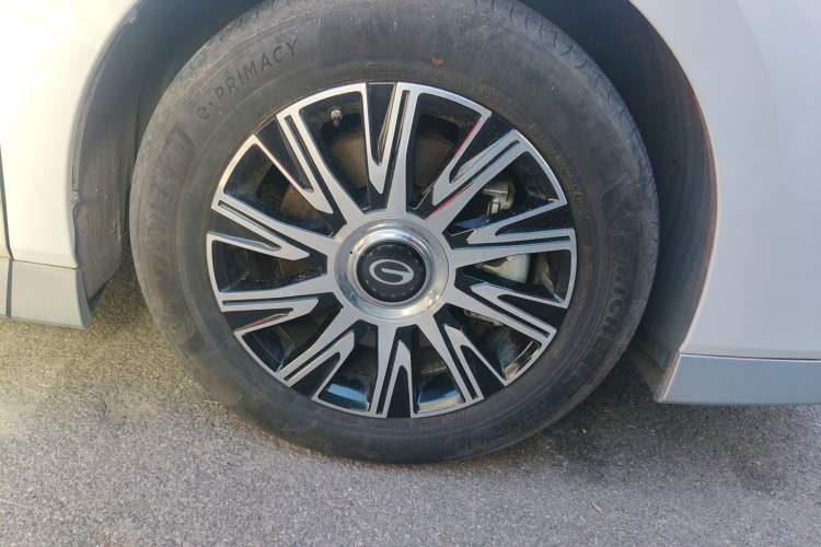 Used GAC Trumpchi E9 2023 E9 Master Model Right Front Wheel Hub