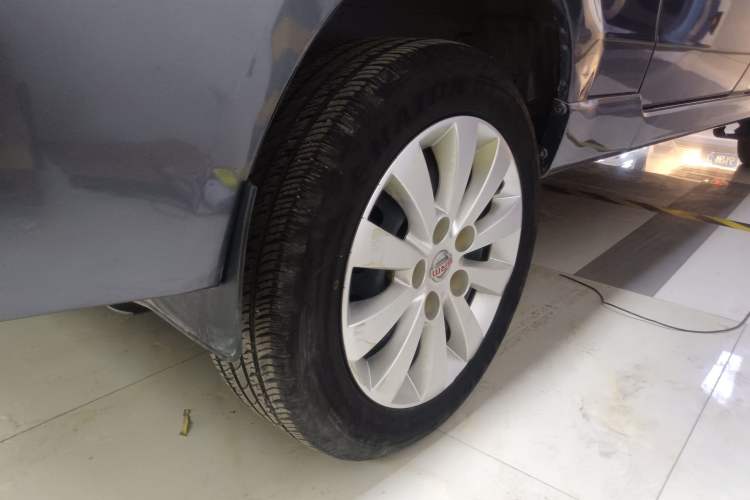 Used Jinbei Gold Hiace M Classic 2022 1.5L Engineering Lion Passenger Vehicle 5 Seats