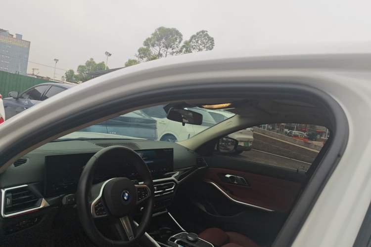 Used BMW i3 2024 eDrive 35 L
