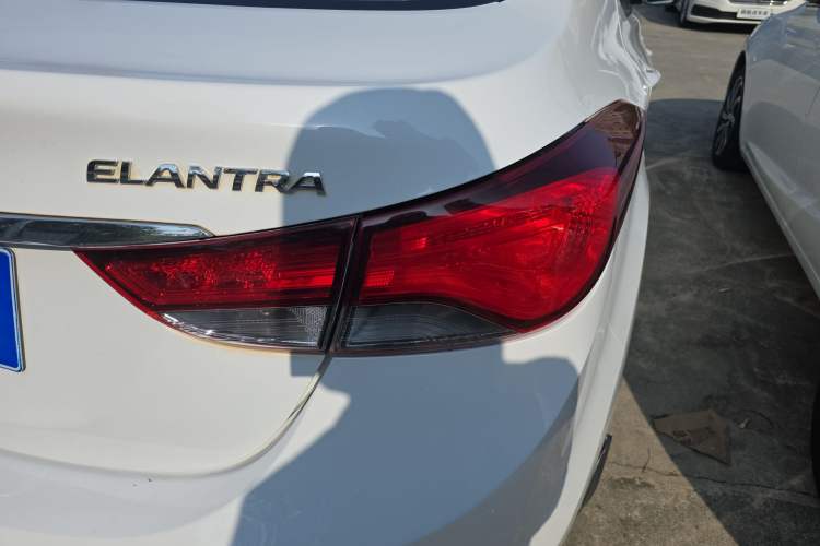 Used Hyundai Elantra (5th Generation / Langdong) 2016 1.6L Automatic Smart Version
