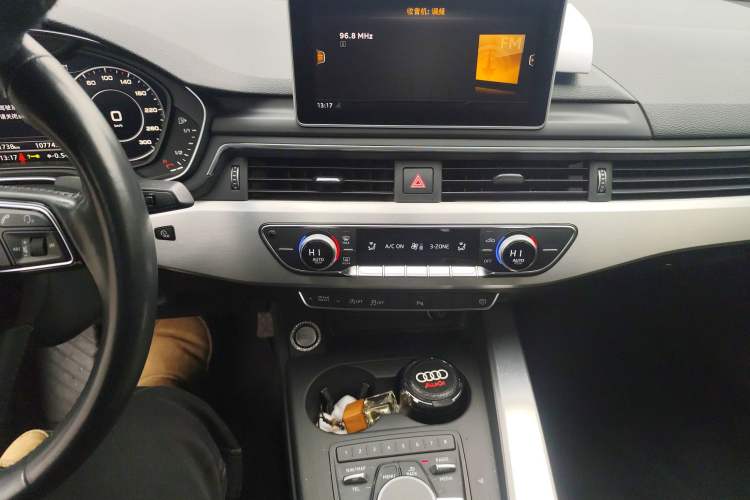 Used Audi A4L 2018 30th Anniversary Edition 40 TFSI Fashion Model