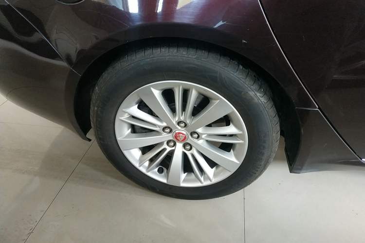 Used Jaguar XFL 2019 XFL 2.0T 200PS Two-Wheel-Drive Luxury Edition
