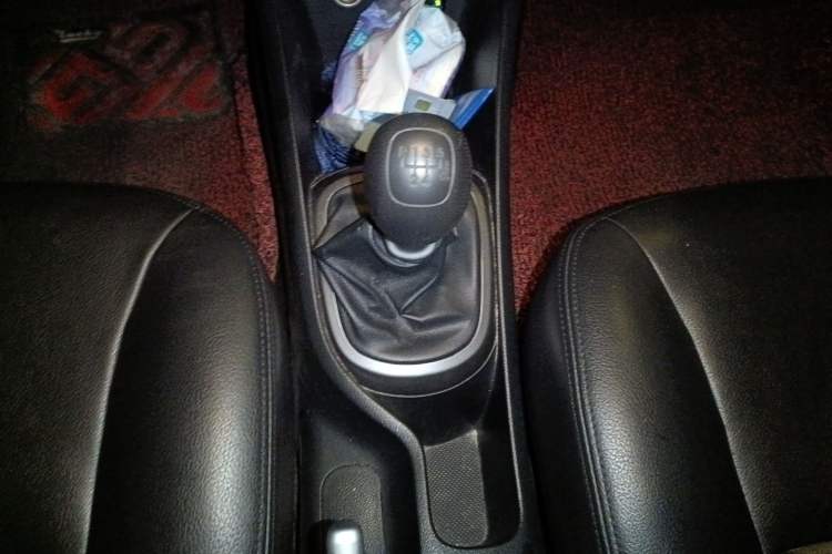 Used Kia K2 2015 Sedan 1.4L MT GLS