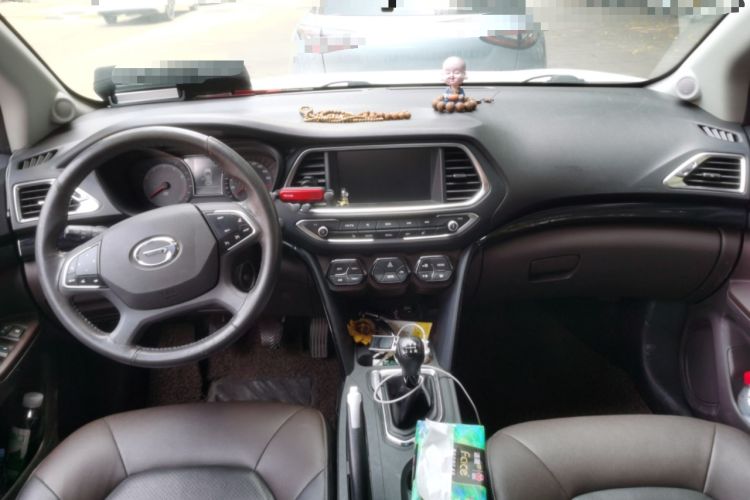 Used GAC Trumpchi GS4 2017 235T Manual Two-Wheel Drive Luxury Edition Center Console