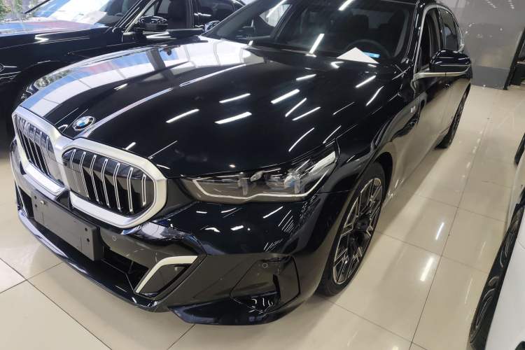 Used BMW 5 Series 2025 530Li Luxury Edition M Sport Package