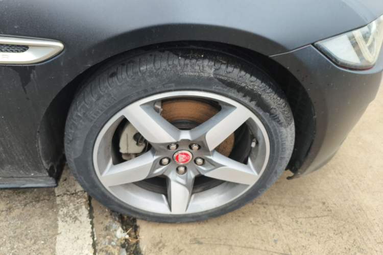 Used Jaguar XE 2017 2.0T 200 PS R-Sport