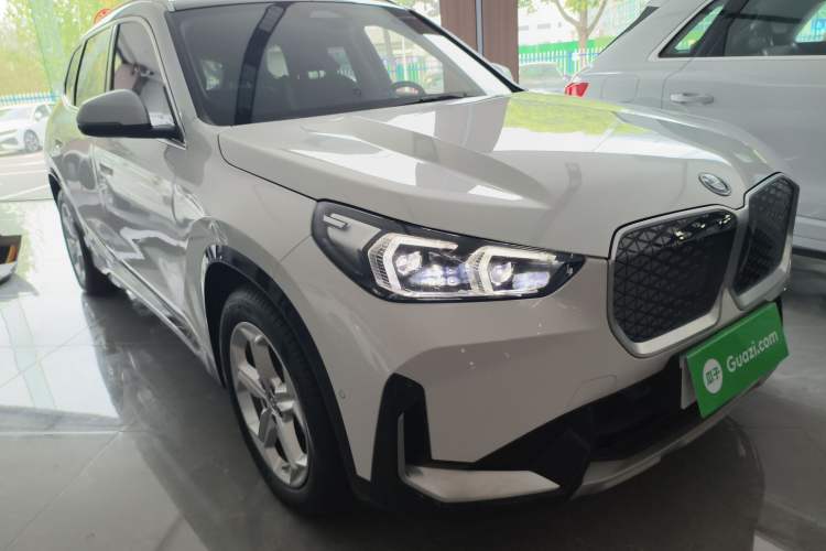 Used BMW iX1 2023 eDrive25L X Design Package Front Right 45 Deg