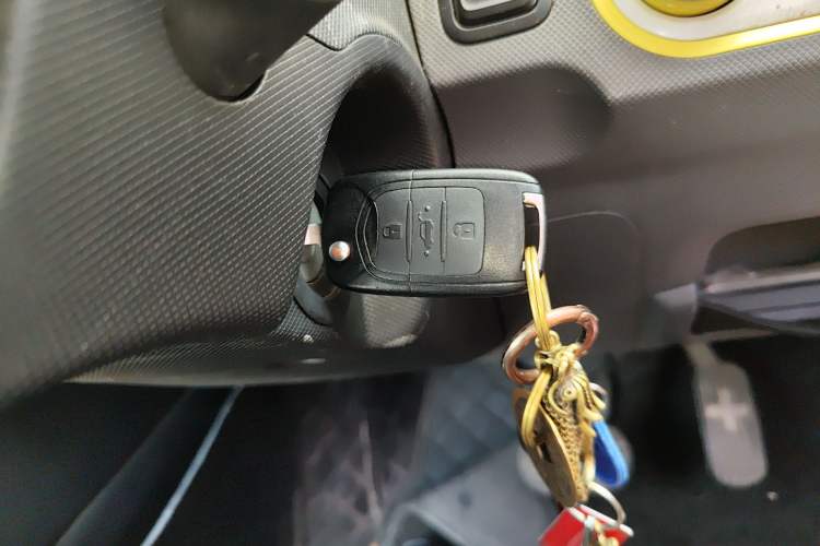 Used Wuling Hongguang MINIEV 2021 Macaron Premium Model – Lithium-NMC Vehicle Key