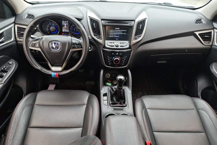 Used CHANGAN CS75 2016 2.0L Manual Luxury Version China V Standard Center Console