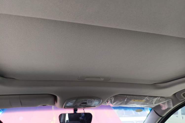 Used Wuling Hongguang S3 2018 1.5T Manual Luxury Model China V Standard Headliner