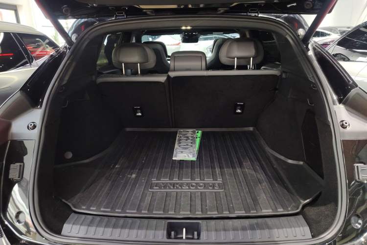 Used Lynk & Co 08 EM-P 2023 245km Ultra-Long Range Halo Trunk