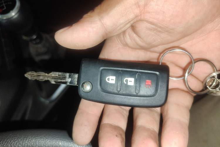 Used Foton Toano 2024 Tuyano Pro Multi-Function 2.0T Manual Rear-Drive Long Wheelbase Mid-Roof Design Single Rear Tire—Available in 5/6/7/9-Seater Configurations
