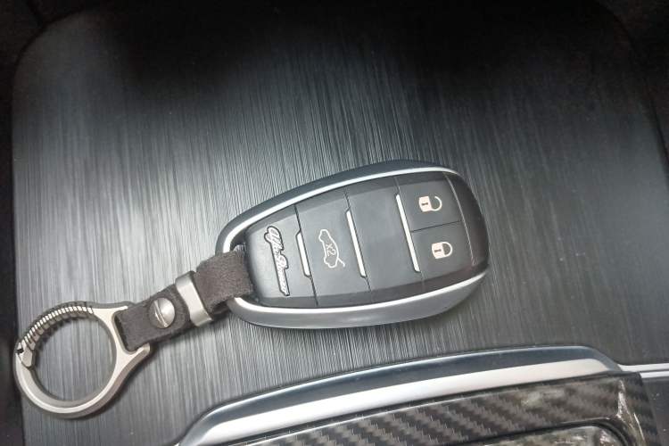 Used Alfa Romeo Giulia 2017 2.0T 280HP Luxury Edition
