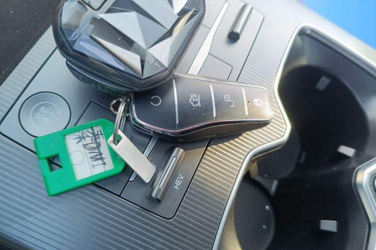 Used BYD Song L DM-i 2025 Intelligent Driving Version 160 km Beyond-Range Type Vehicle Key