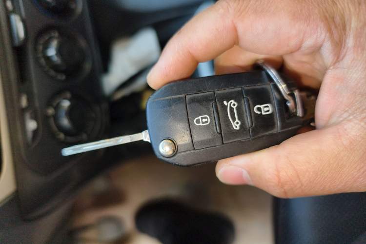 Used Peugeot 301 2016 1.6L Manual Comfort Edition Vehicle Key