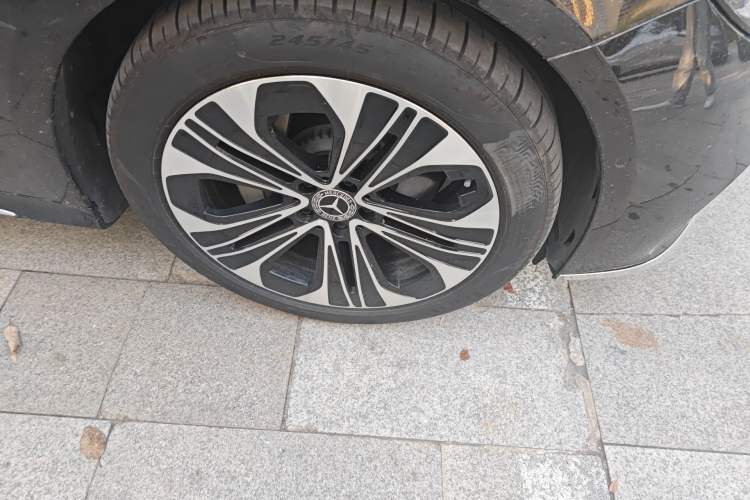 Used Mercedes-Benz E-Class 2025 Facelift E 300 L Luxury Edition
