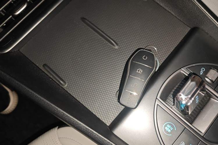 Used BYD Seal 05 DM-i 2025 DM-i Intelligent Drive 120KM Flagship Model Vehicle Key