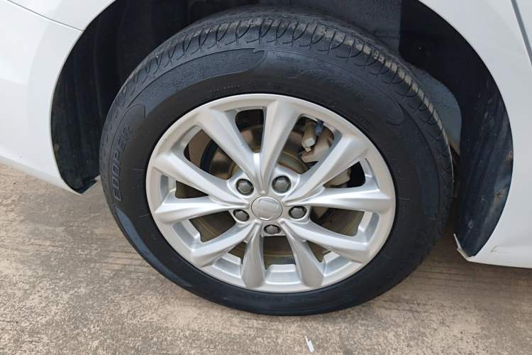 Used Roewe i5 2019 1.5L Manual 4G Connected Langyue Edition Exterior 5