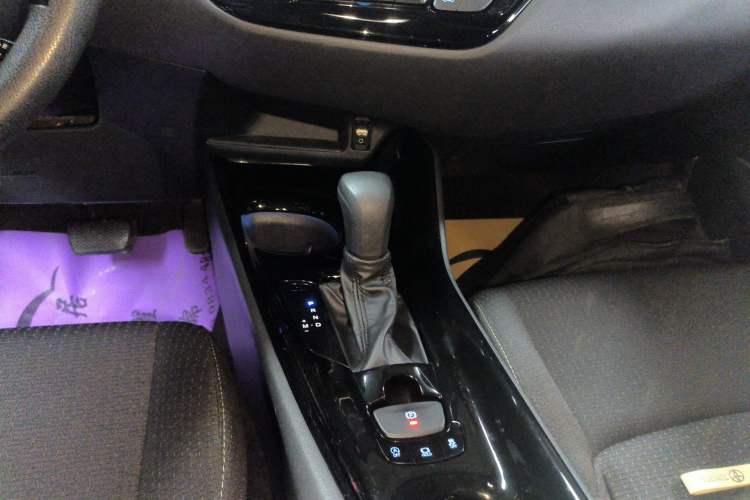 Used Toyota IZOA 2021 2.0L Yichi SPORT
