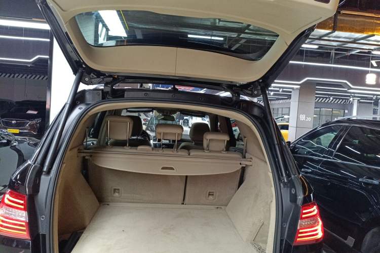 Used Mercedes-Benz M-Class 2014 ML 320 4MATIC
