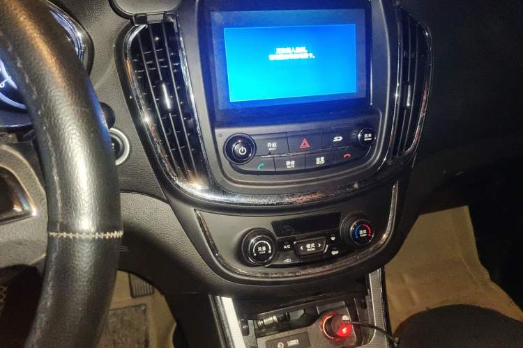 Used Baojun 560 2016 1.8L Manual Luxury Edition