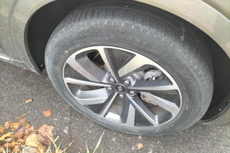 Used Li Auto ONE 2021 Extended-Range 6-Seater Version Right Front Wheel Hub