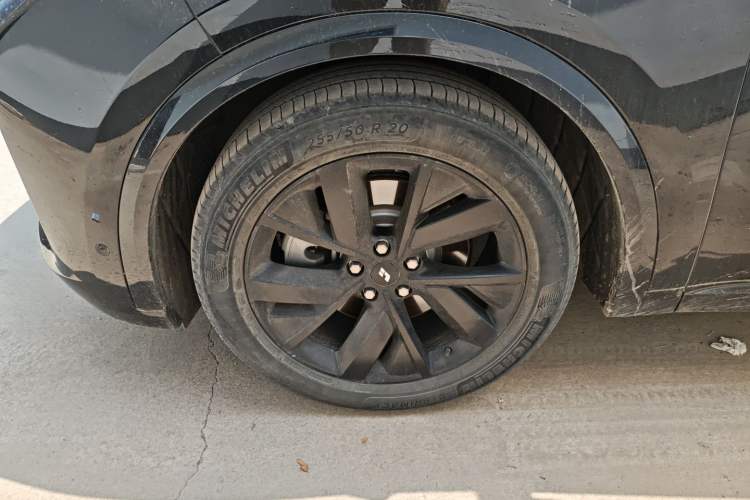 Used Li Auto L8 2023 Pro Model Left Front Wheel Hub