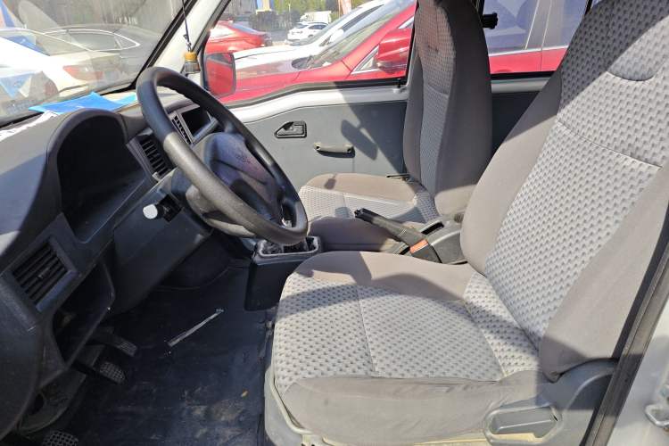 Used Wuling Zhiguang 2015 1.2L Practical LS-I Model
