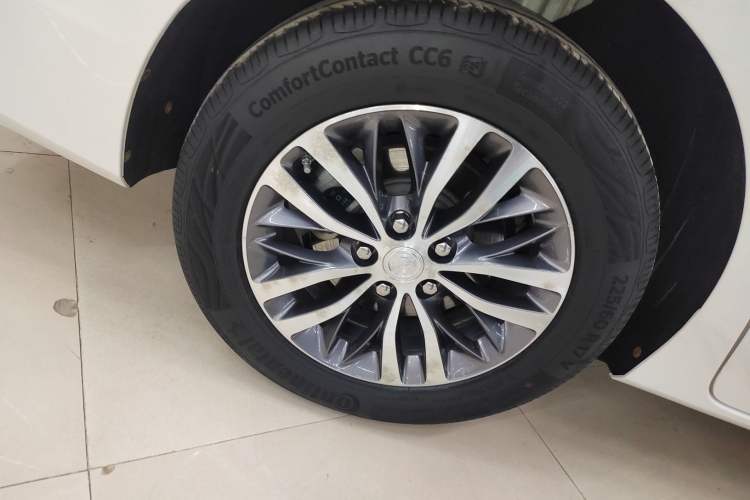 Used Buick GL8 2022 ES Landtrek 653T Luxury Edition