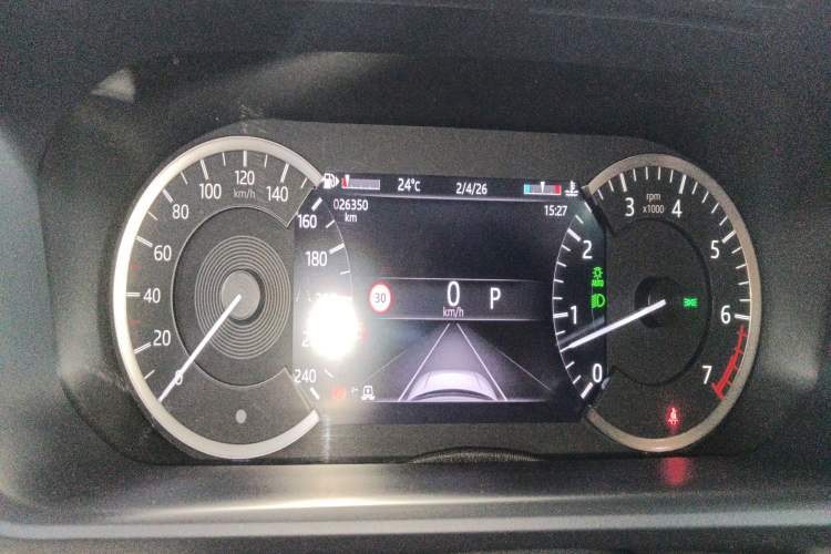 Used Land Rover Discovery 2023 Revised Version 360 PS R-Dynamic S Instrument Cluster