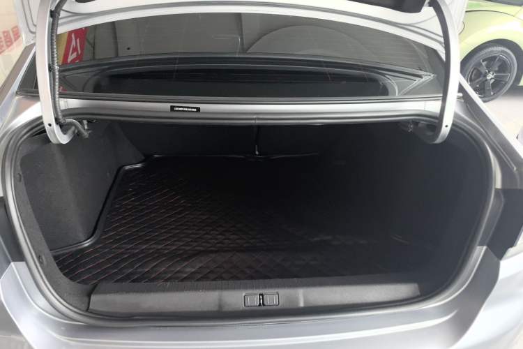 Used Peugeot 308 2019 230THP Automatic Luxury Edition China VI Standard Trunk