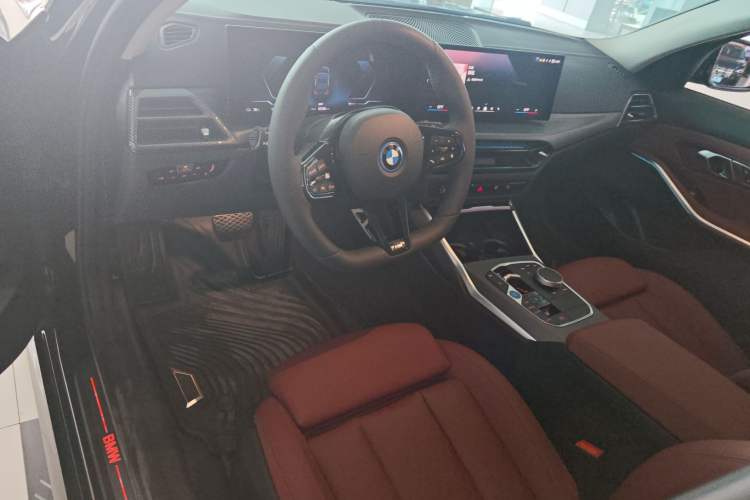 Used BMW i3 2026 Model, eDrive 35 L Center Console