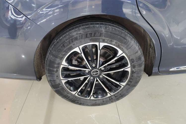 Used Roewe iMAX8 2022 400TGI Celebration Edition
