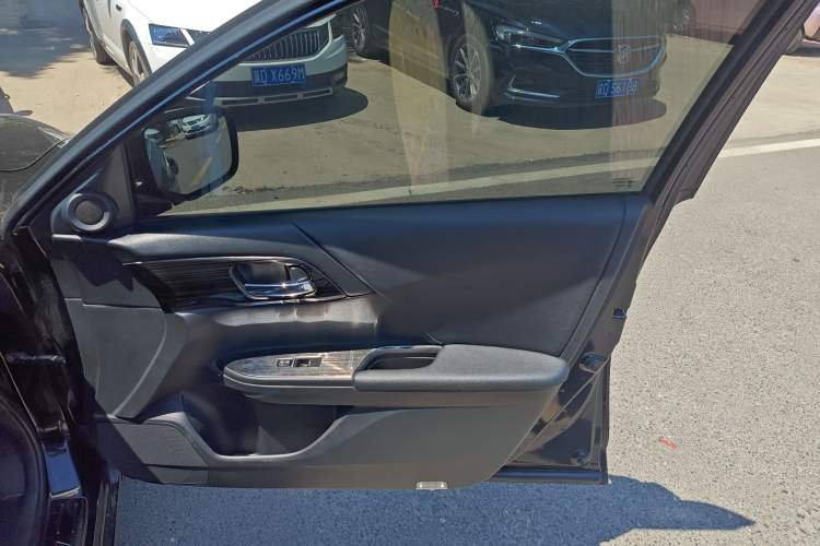 Used Honda Accord 2015 2.0L LX Comfort Edition
