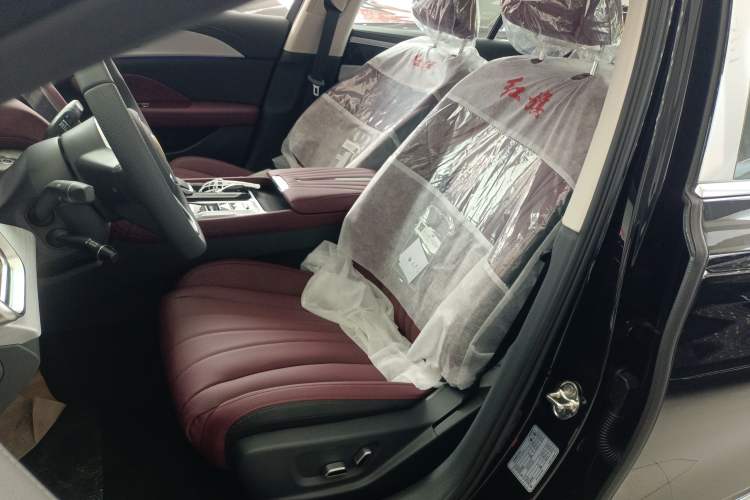 Used Hongqi H5 2025 2.0T Automatic Flag Edition – 500 000 Units Commemorative Version